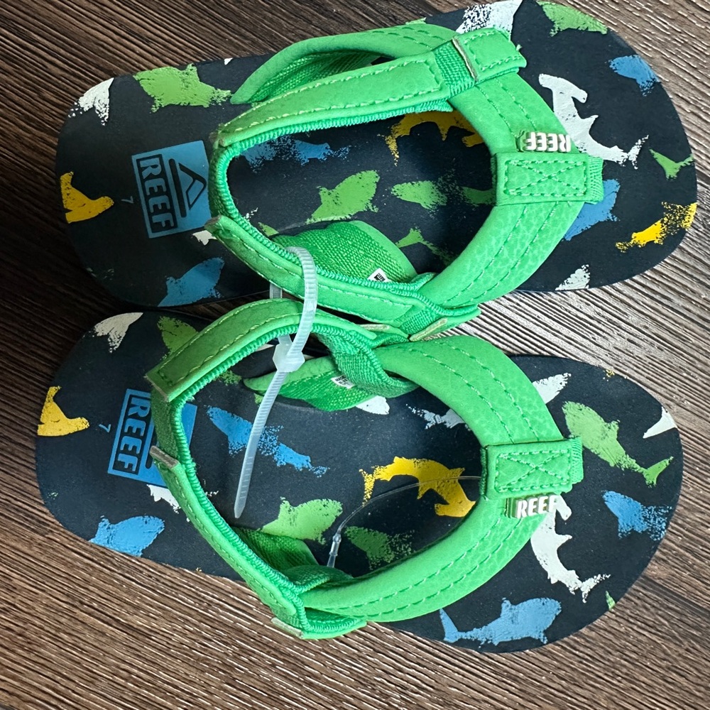 Reef Kids Green Sandals with Multicolor Shark Pattern